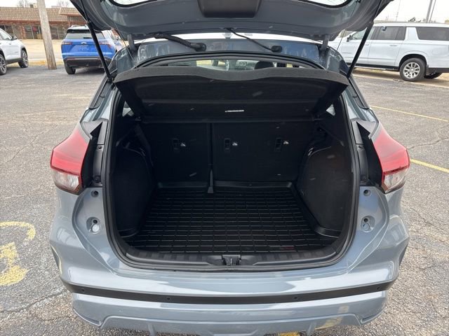 Used 2023 Nissan Kicks SR w/ SR Premium Package image 18