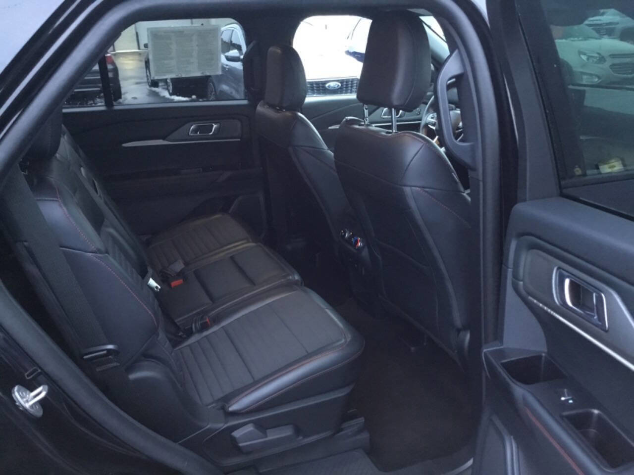 Used 2025 Ford Explorer ST-Line image 5