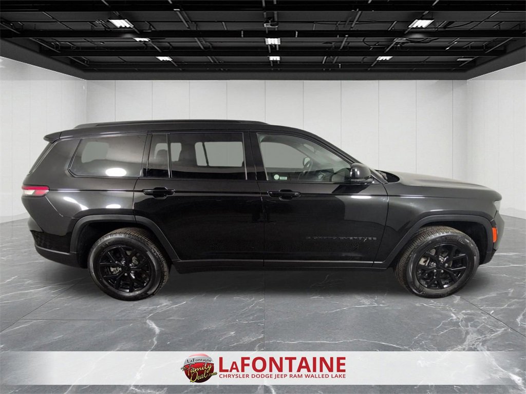 Certified 2024 Jeep Grand Cherokee L Laredo image 6