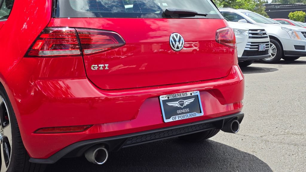 Used 2018 Volkswagen Golf 4-Door FWD image 14