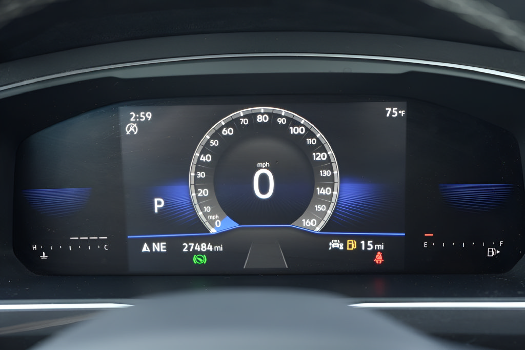 Used 2023 Volkswagen Tiguan SE w/ Panoramic Sunroof Package FWD image 29