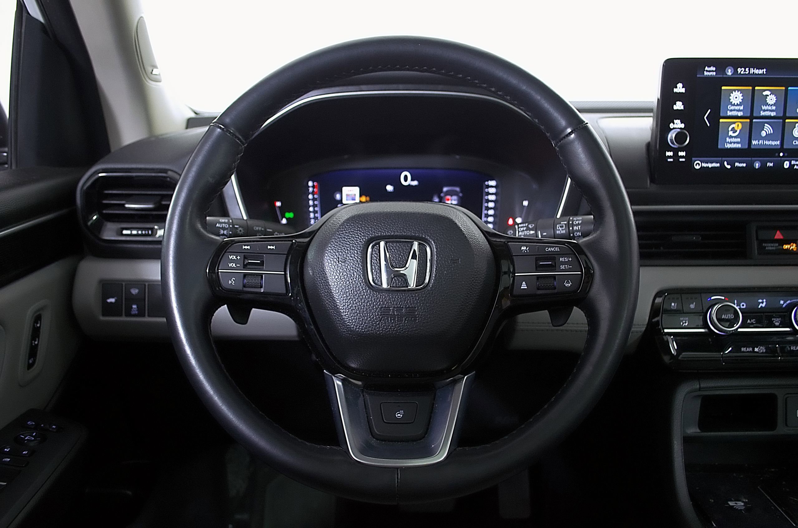 Used 2024 Honda Pilot Elite image 27