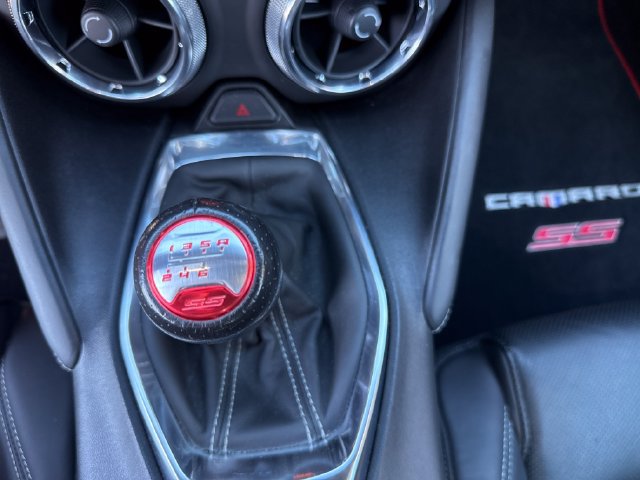 Used 2019 Chevrolet Camaro SS RWD image 21