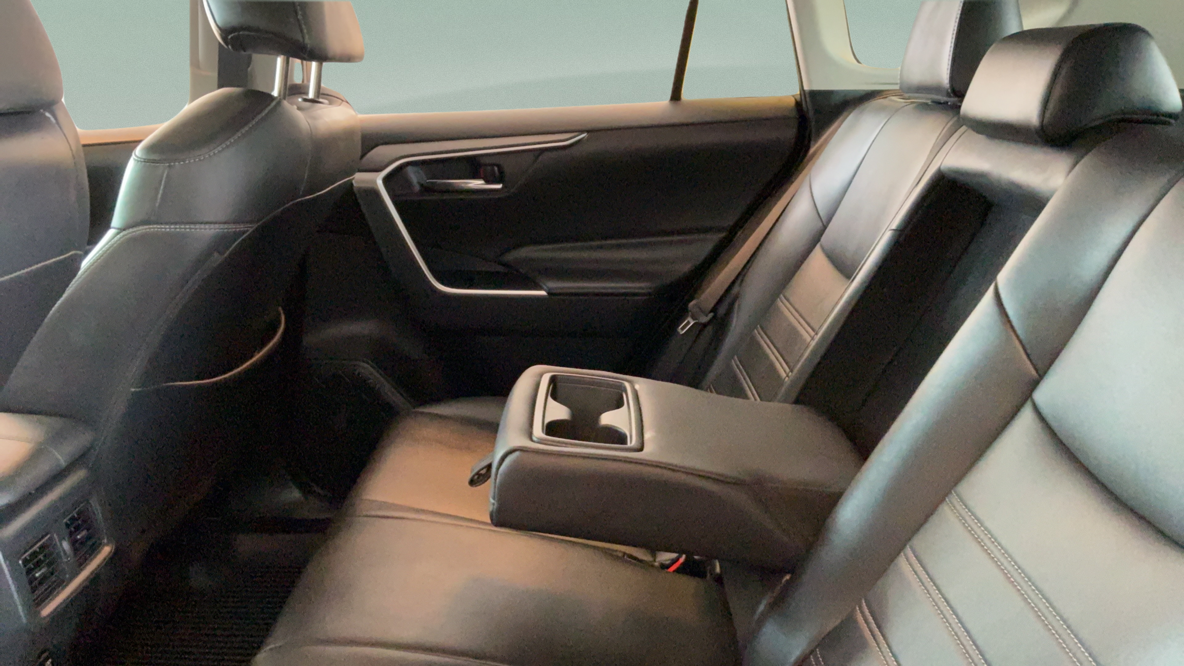 Used 2019 Toyota RAV4 XLE Premium w/ Advanced Technology Package FWD image 30