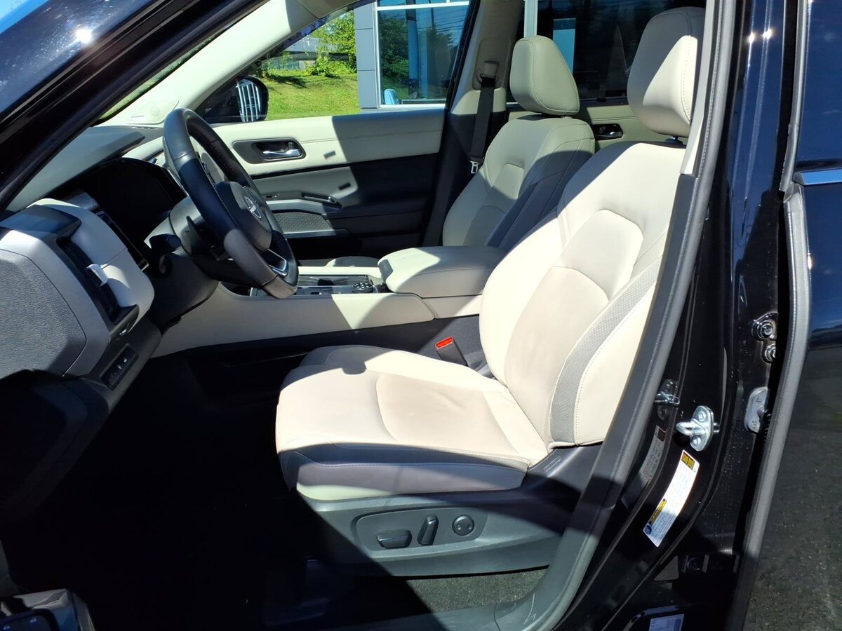 Used 2023 Nissan Pathfinder SL w/ SL Premium Package AWD/4WD image 24