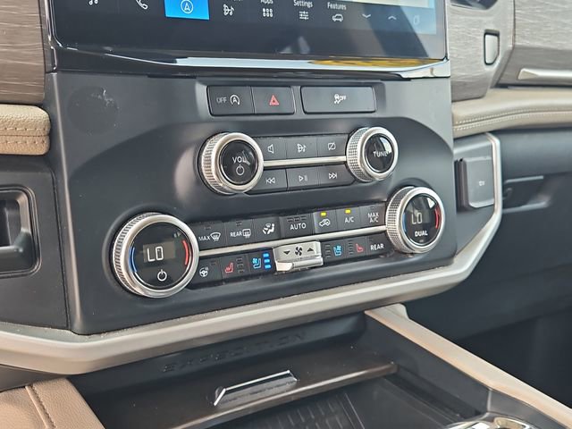 Used 2023 Ford Expedition Max Limited AWD/4WD image 23