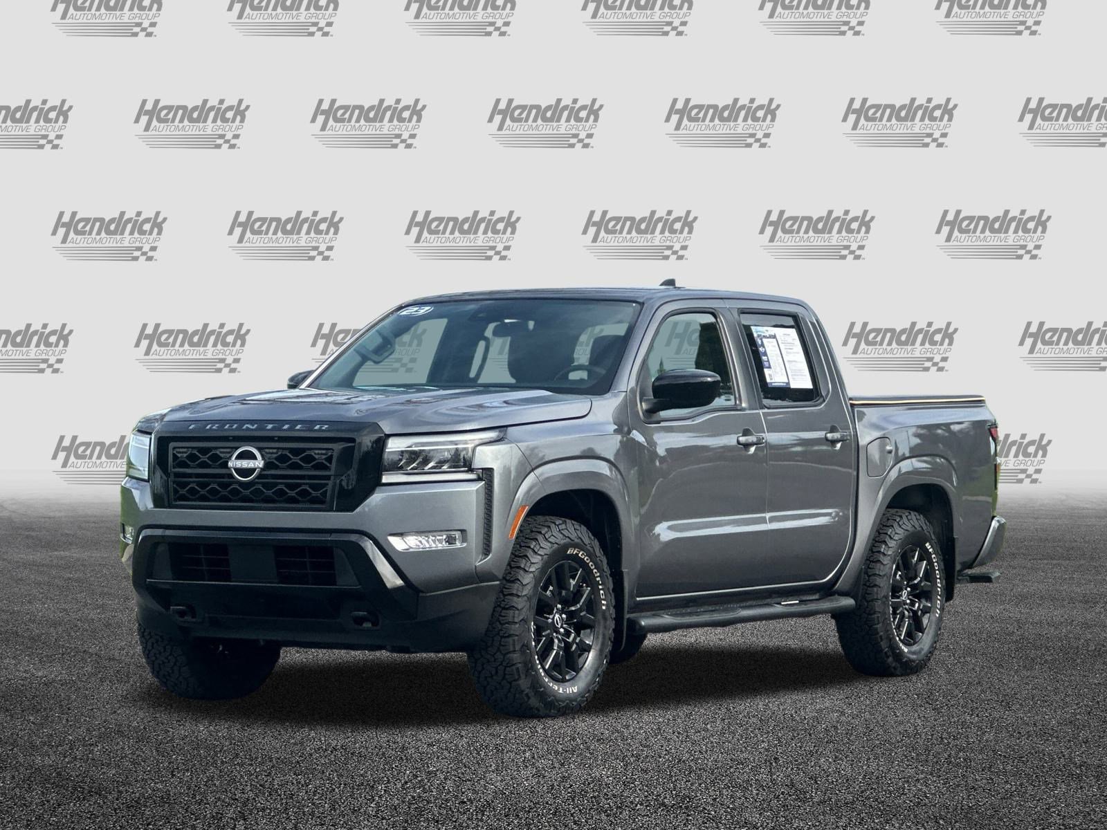 Used 2023 Nissan Frontier SV w/ Midnight Edition Package image 9
