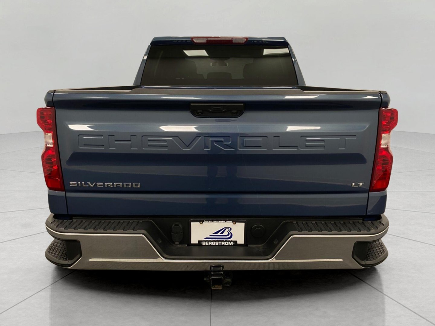 Used 2024 Chevrolet Silverado 1500 LT AWD/4WD image 5