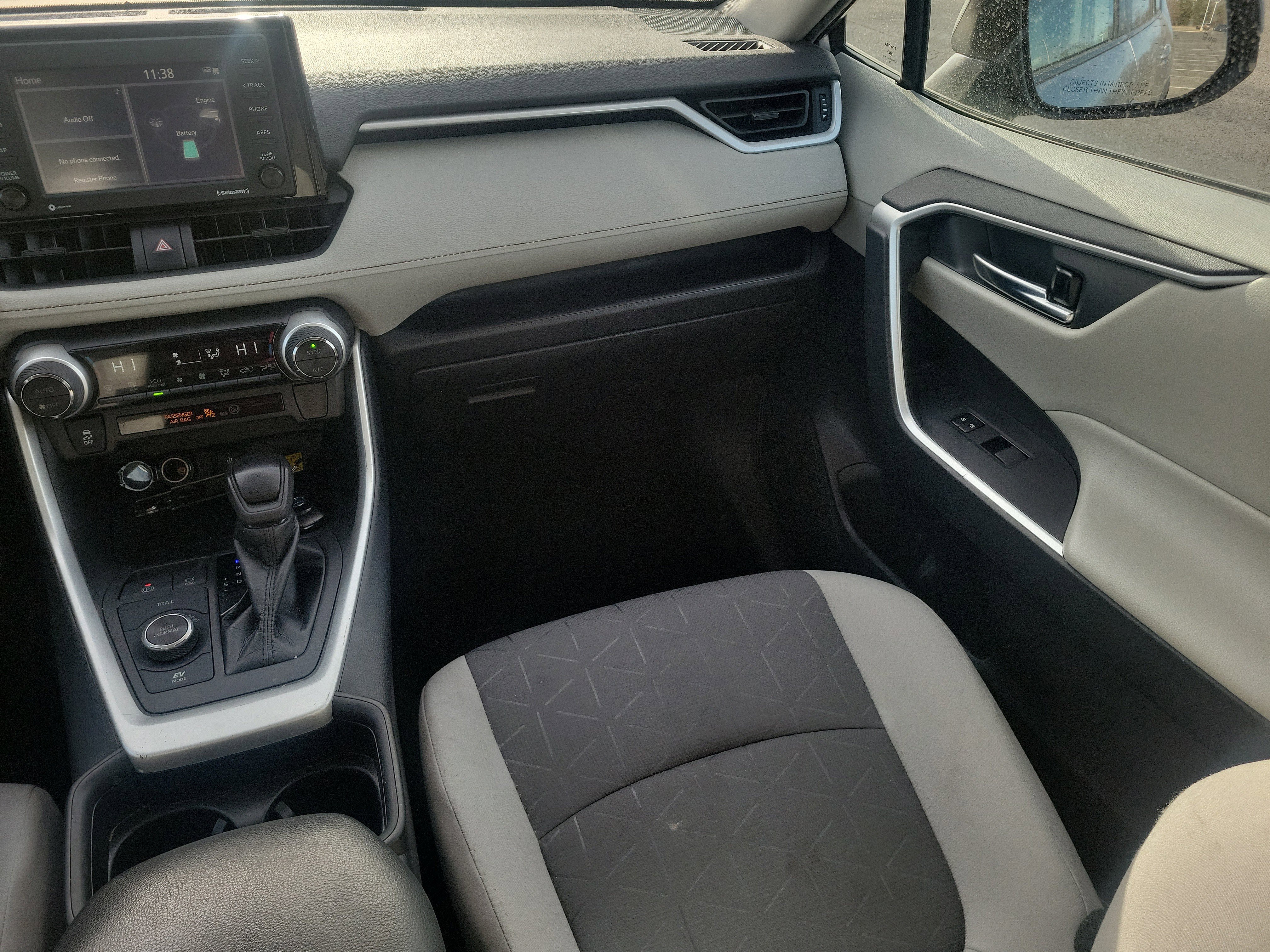 Used 2021 Toyota RAV4 XLE image 13