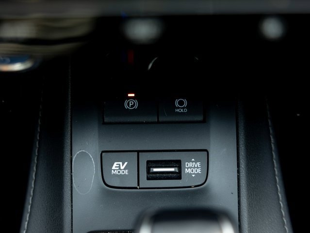 Used 2022 Toyota Venza XLE image 23