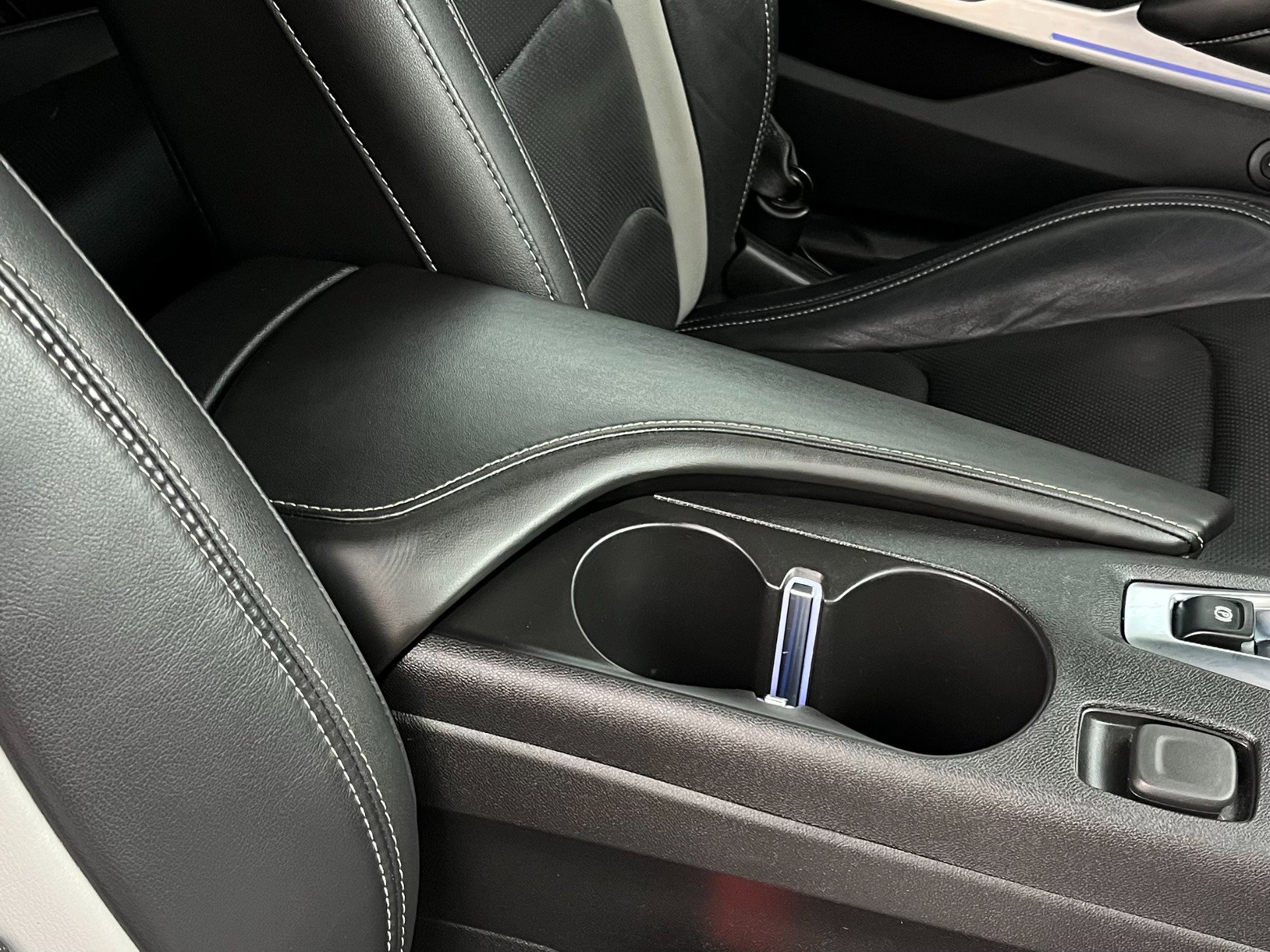 Used 2018 Chevrolet Camaro SS image 19