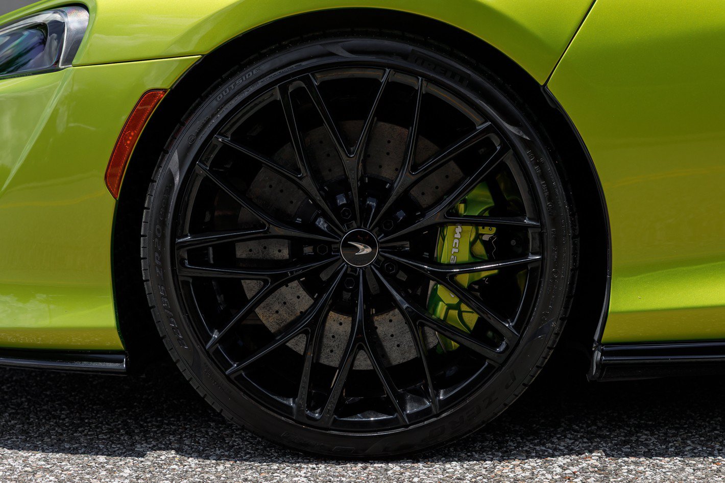 Used 2023 McLaren GT RWD image 25