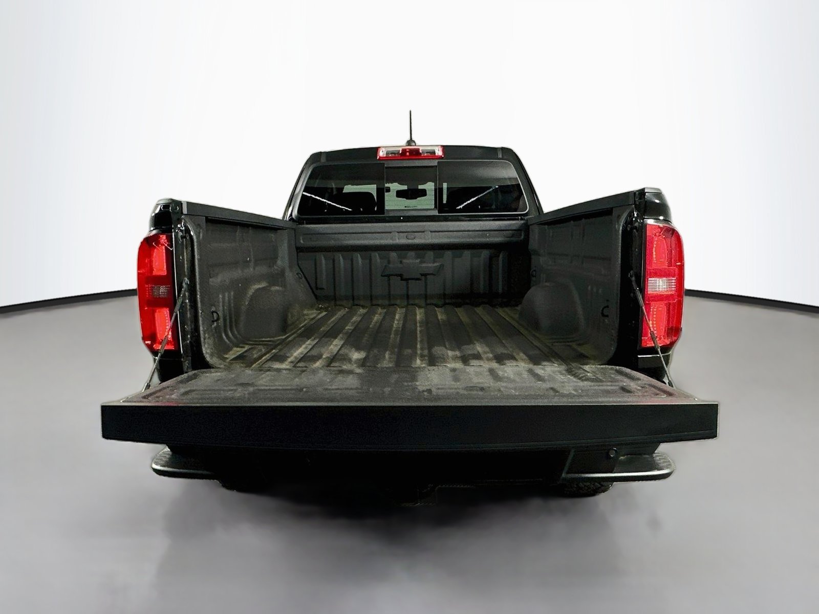 Used 2020 Chevrolet Colorado Z71 w/ Z71 Midnight Edition AWD/4WD image 26