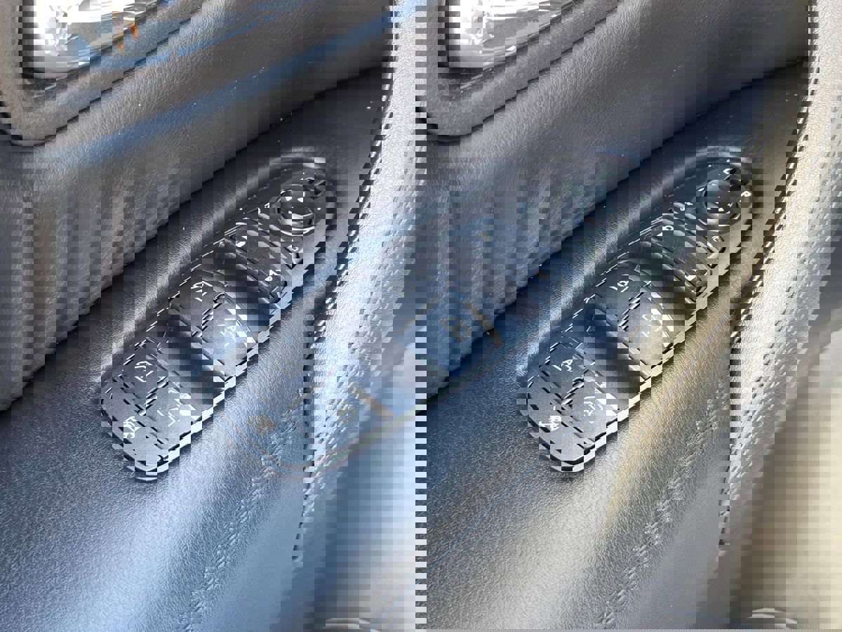 Used 2023 Nissan Armada SV image 24