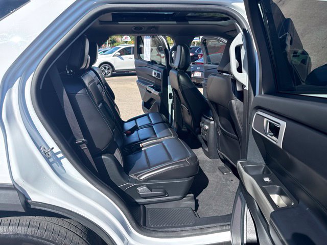 Used 2021 Ford Explorer XLT w/ Equipment Group 202A AWD/4WD image 15