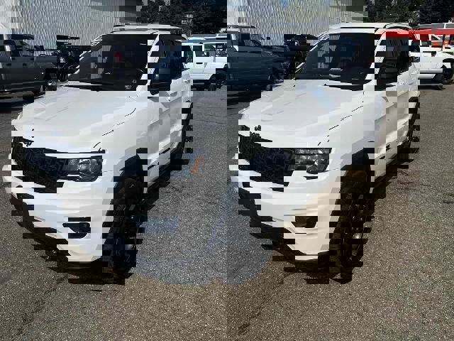 Used 2020 Jeep Grand Cherokee Laredo