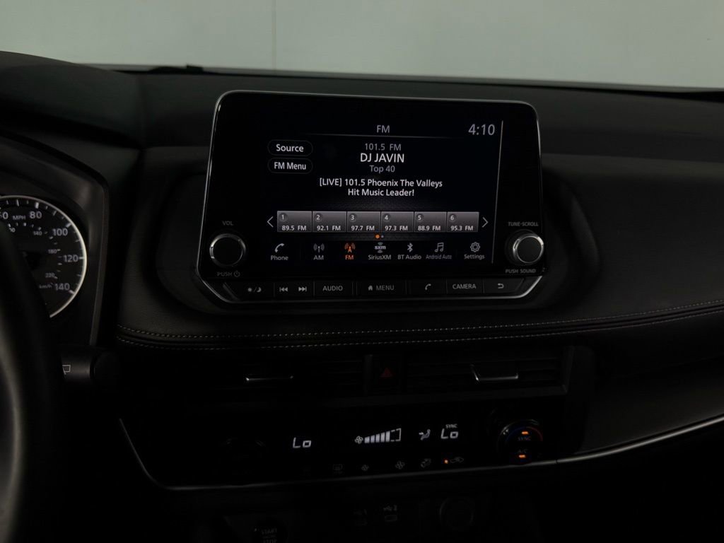 Used 2025 Nissan Rogue SV image 17