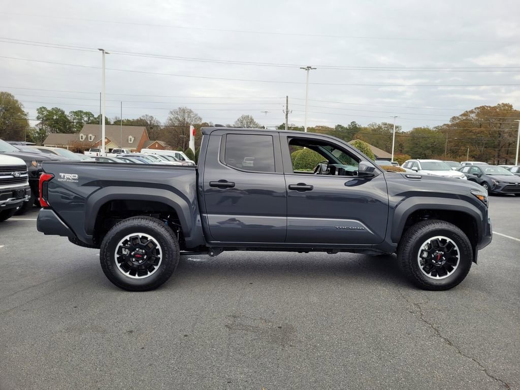 Used 2024 Toyota Tacoma TRD Off-Road AWD/4WD image 12