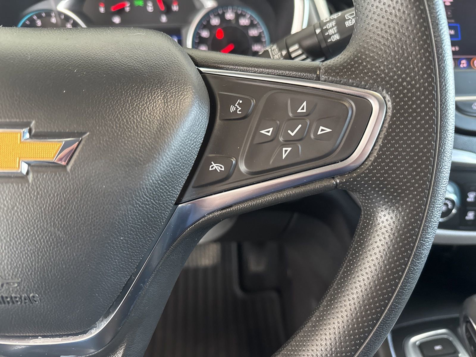 Used 2024 Chevrolet Equinox LS w/ LS Convenience Package image 23