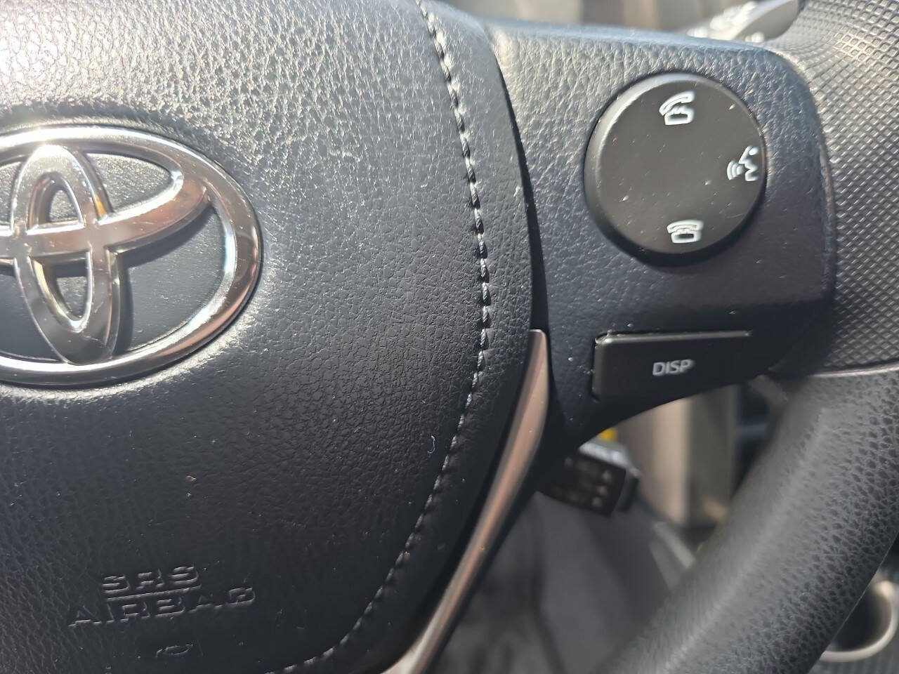 Used 2015 Toyota RAV4 LE AWD/4WD image 24