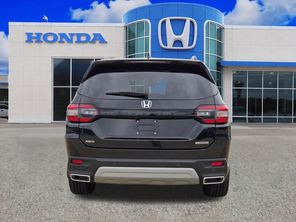 Used 2023 Honda Pilot Touring image 4