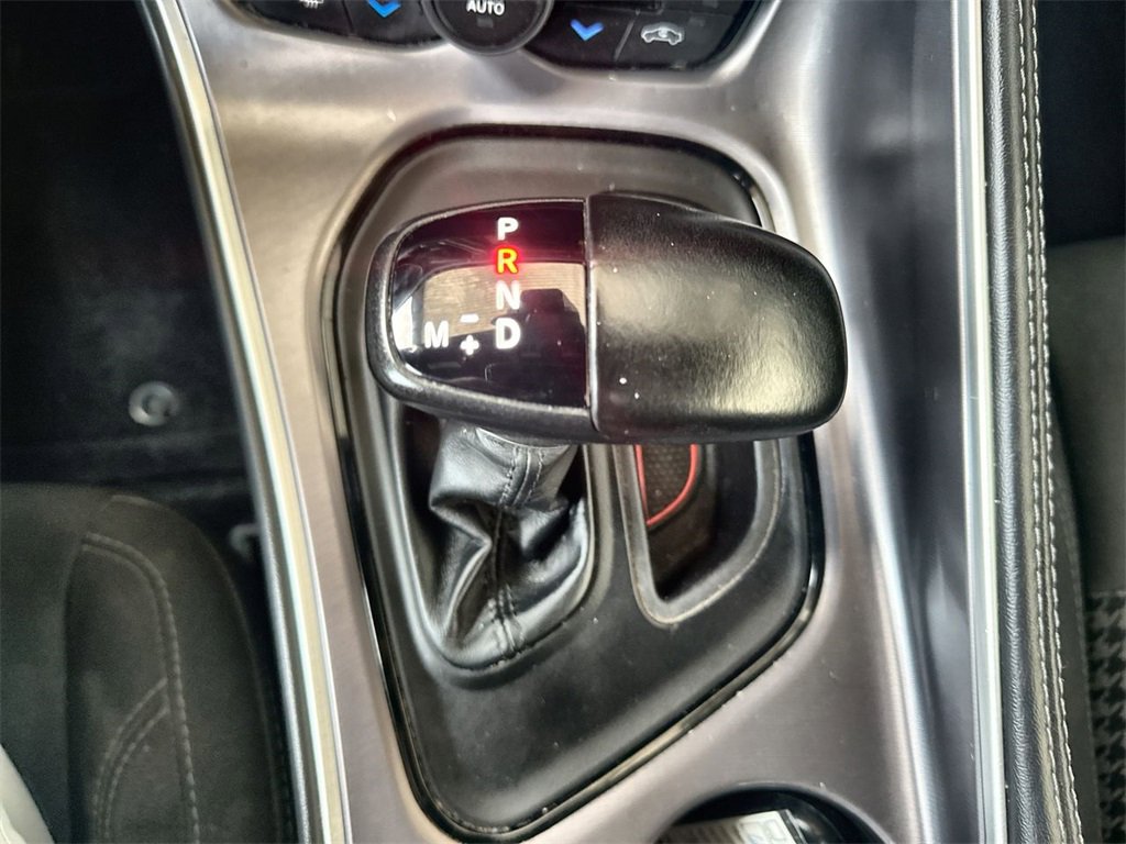 Used 2019 Dodge Challenger SXT w/ Blacktop Package image 15