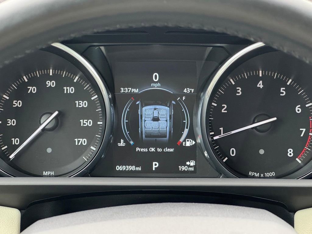 Used 2016 Land Rover Range Rover Sport HSE image 12