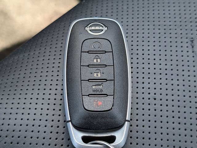 Used 2023 Nissan Rogue Platinum w/ Platinum Premium Package FWD image 33