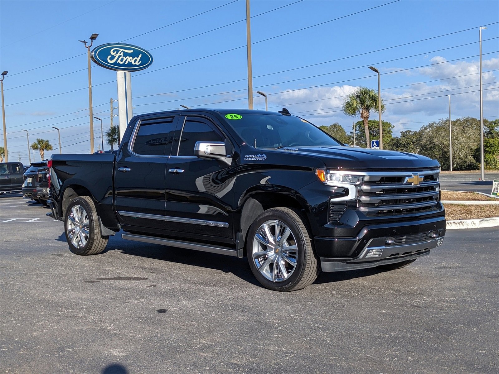 Used 2025 Chevrolet Silverado 1500 High Country image 2