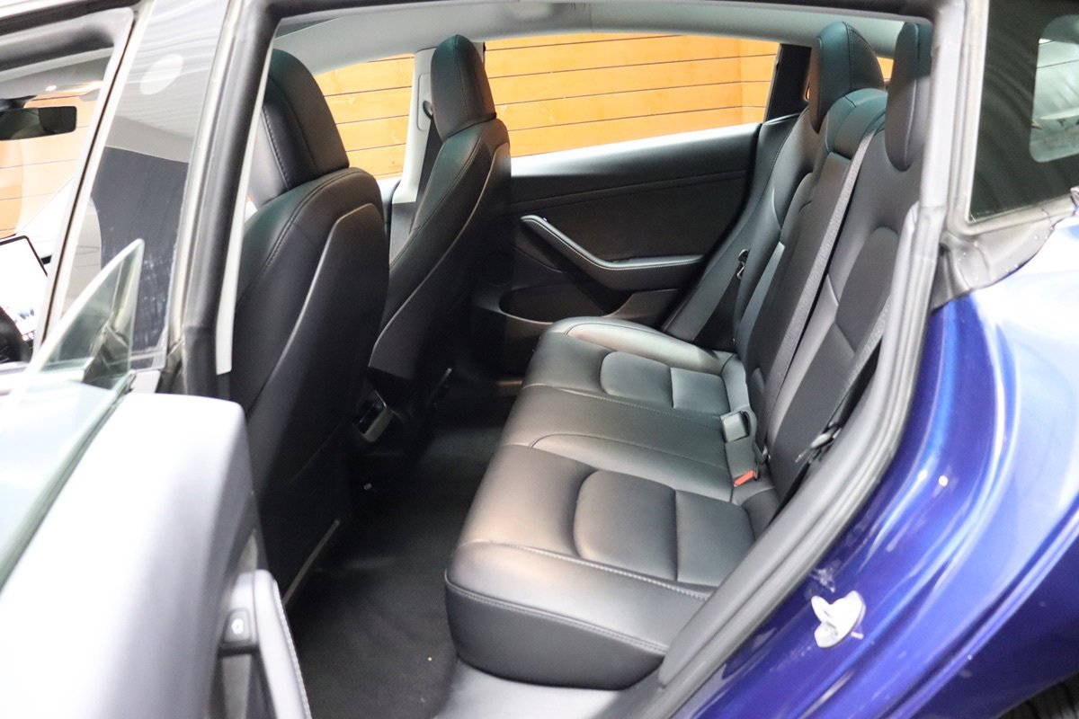 Used 2022 Tesla Model 3 Standard Range image 22