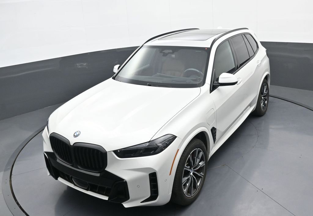 Used 2024 BMW X5 xDrive50e w/ Executive Package image 33