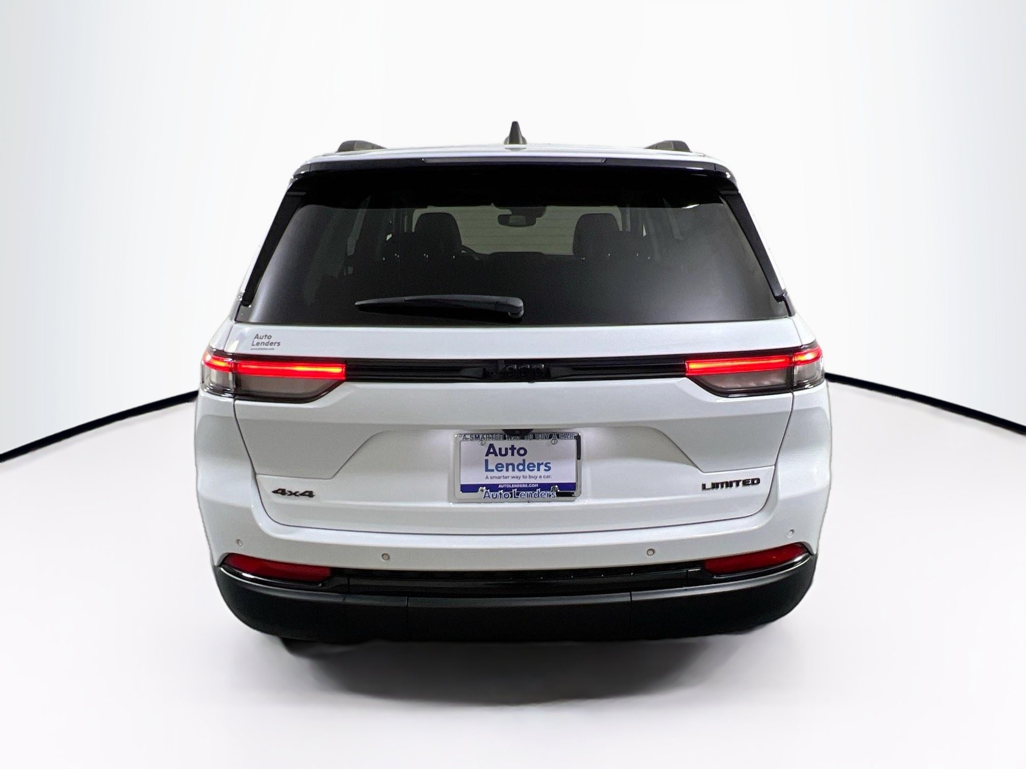 Used 2023 Jeep Grand Cherokee Limited w/ Black Appearance Package AWD/4WD image 6