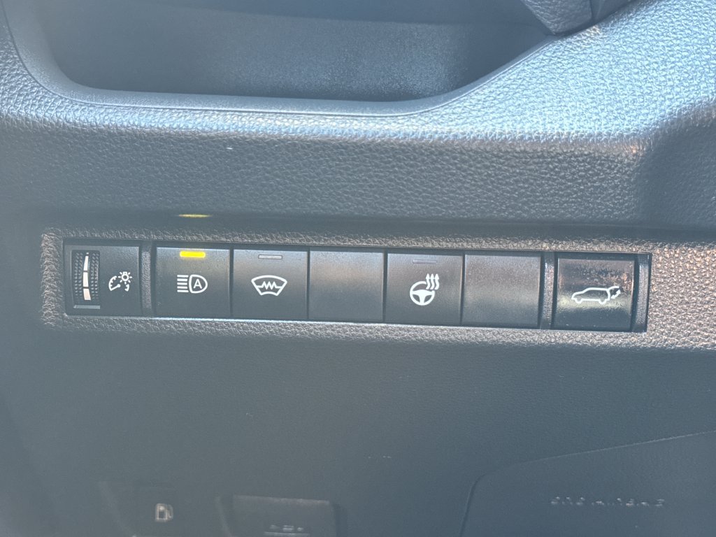 Used 2025 Toyota RAV4 XLE w/ Convenience Package AWD/4WD image 30