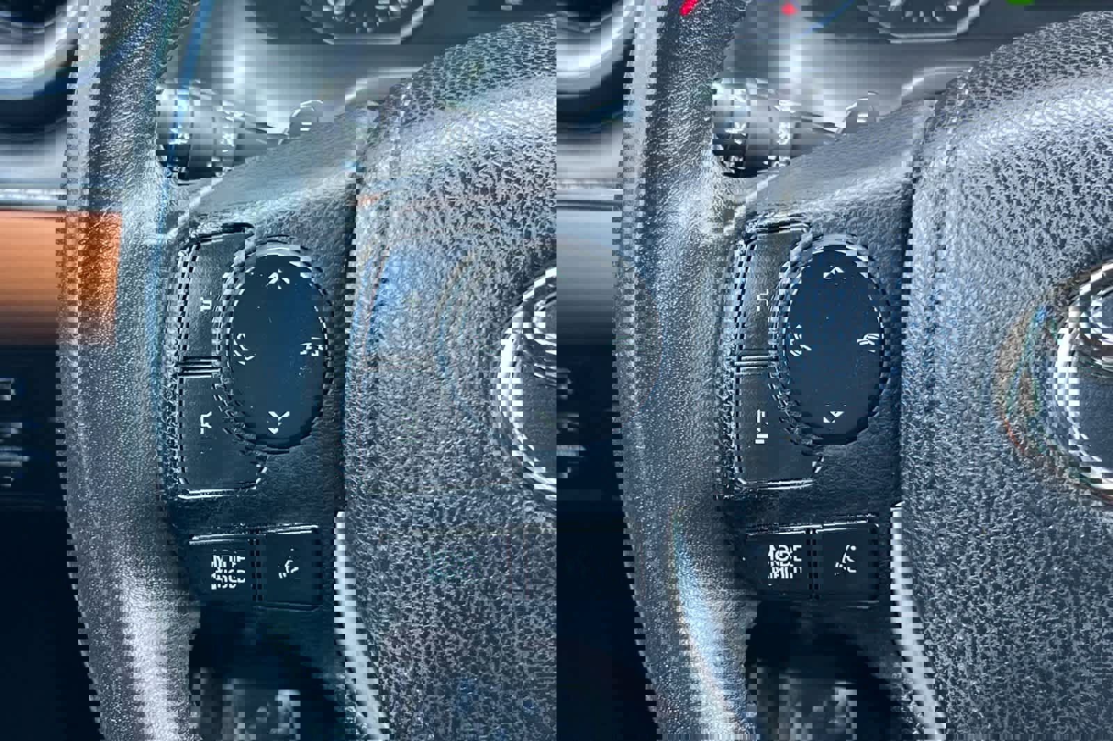 Used 2016 Toyota RAV4 SE image 25