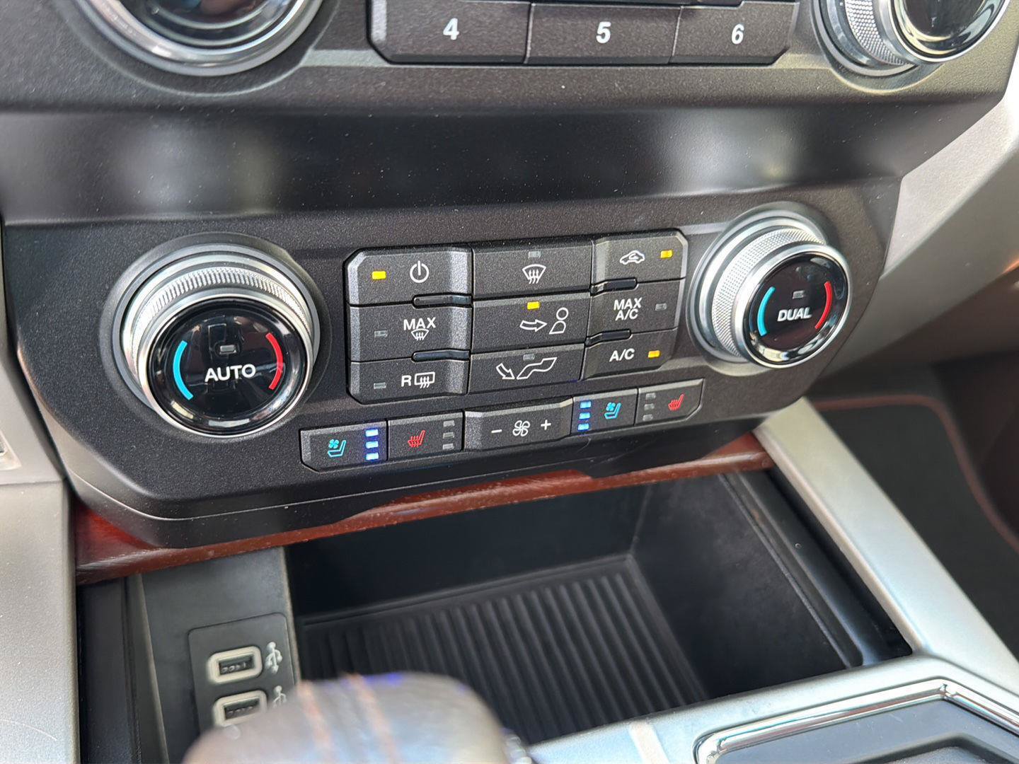 Used 2019 Ford F150 King Ranch w/ Equipment Group 601A Luxury AWD/4WD image 29