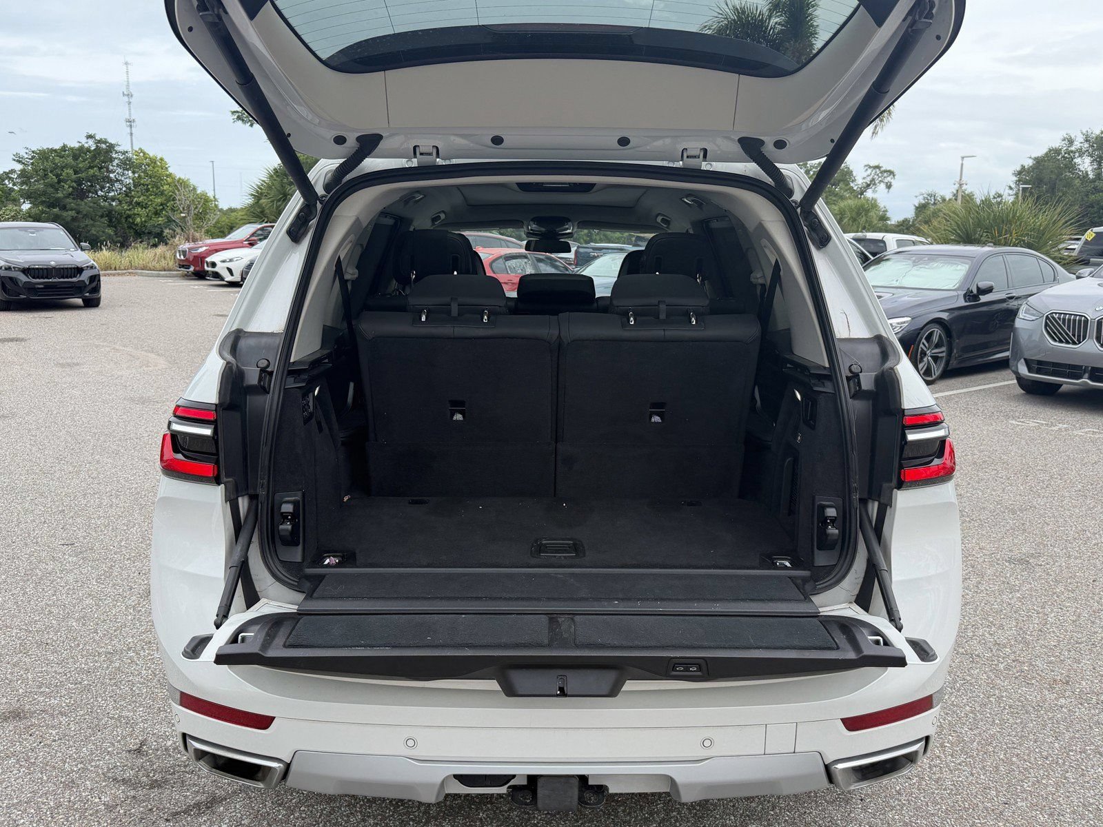 Certified 2024 BMW X7 xDrive40i w/ Executive Package AWD/4WD image 11