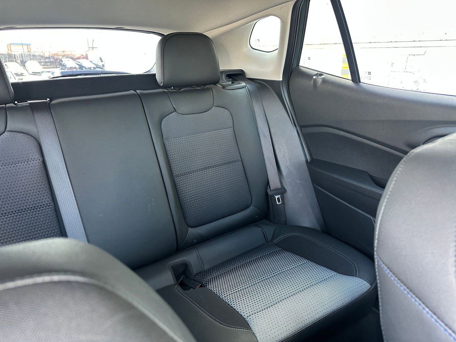 Used 2025 Chevrolet Trax LT w/ LT Convenience Package image 35