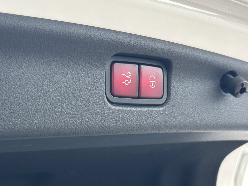 Certified 2023 Mercedes-Benz C 300 4MATIC Sedan image 23