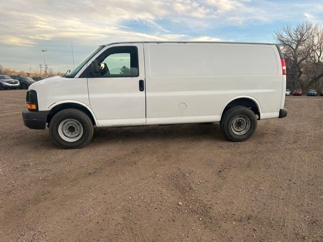 Used 2009 Chevrolet Express 3500 image 2