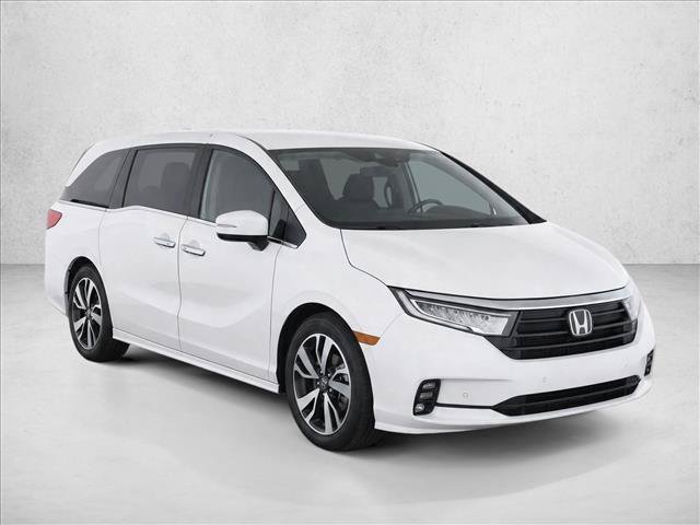 Used 2024 Honda Odyssey Touring image 3
