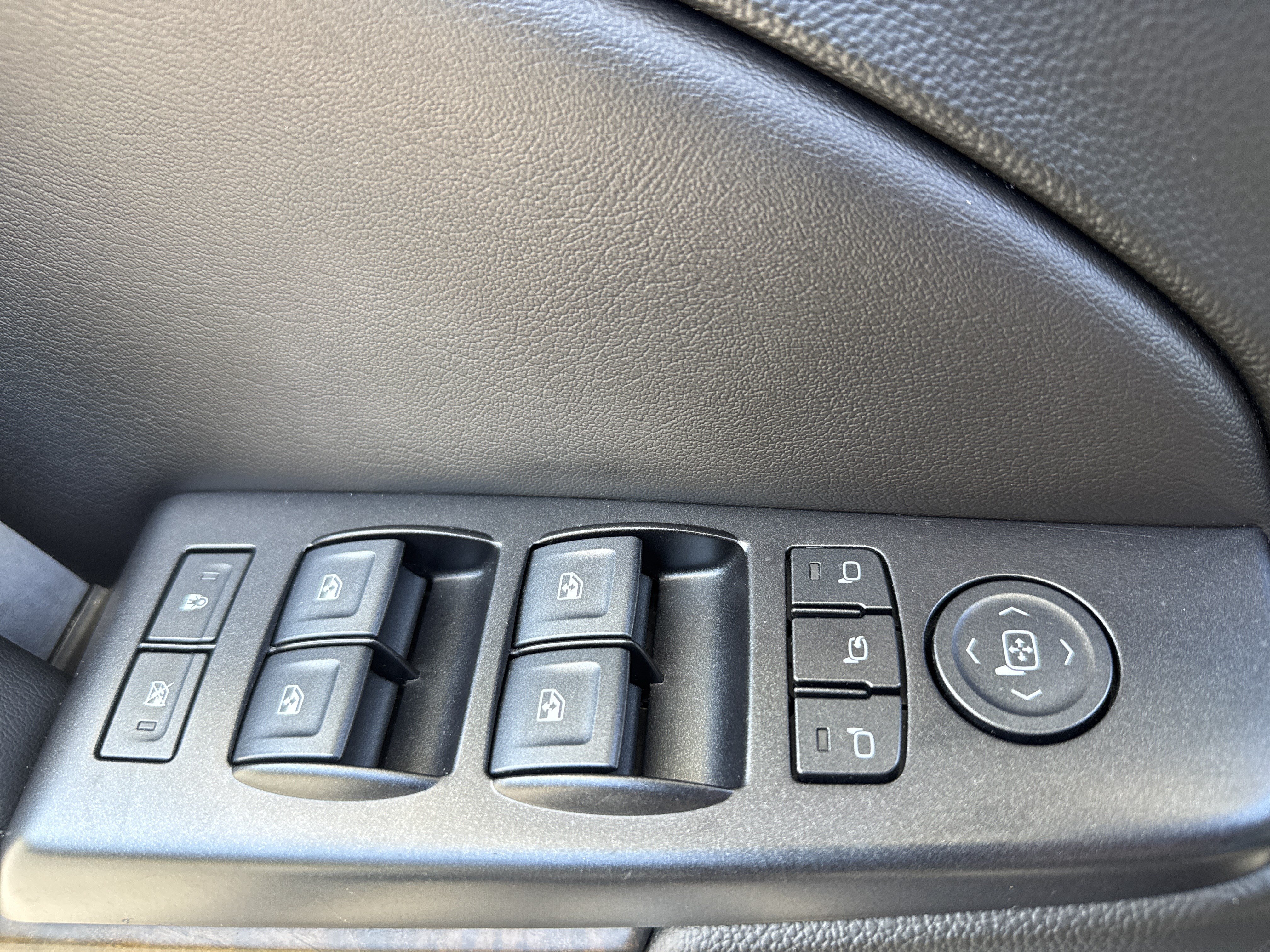 Used 2018 GMC Yukon Denali w/ Denali Ultimate Package RWD image 15