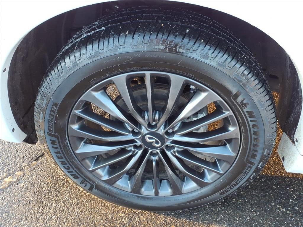 Used 2023 INFINITI QX80 Sensory w/ All-Season Package image 10