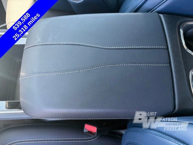 Used 2025 Chevrolet Traverse LT w/ Midnight/Sport Edition AWD/4WD image 22