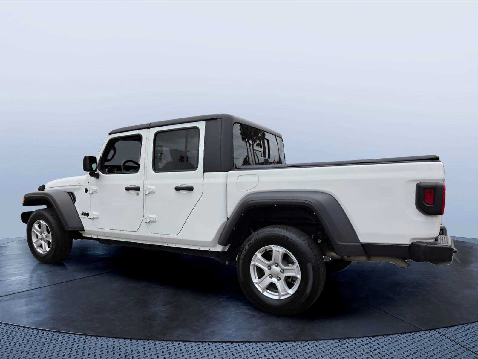 Used 2023 Jeep Gladiator Sport w/ Trailer Tow Package AWD/4WD image 4
