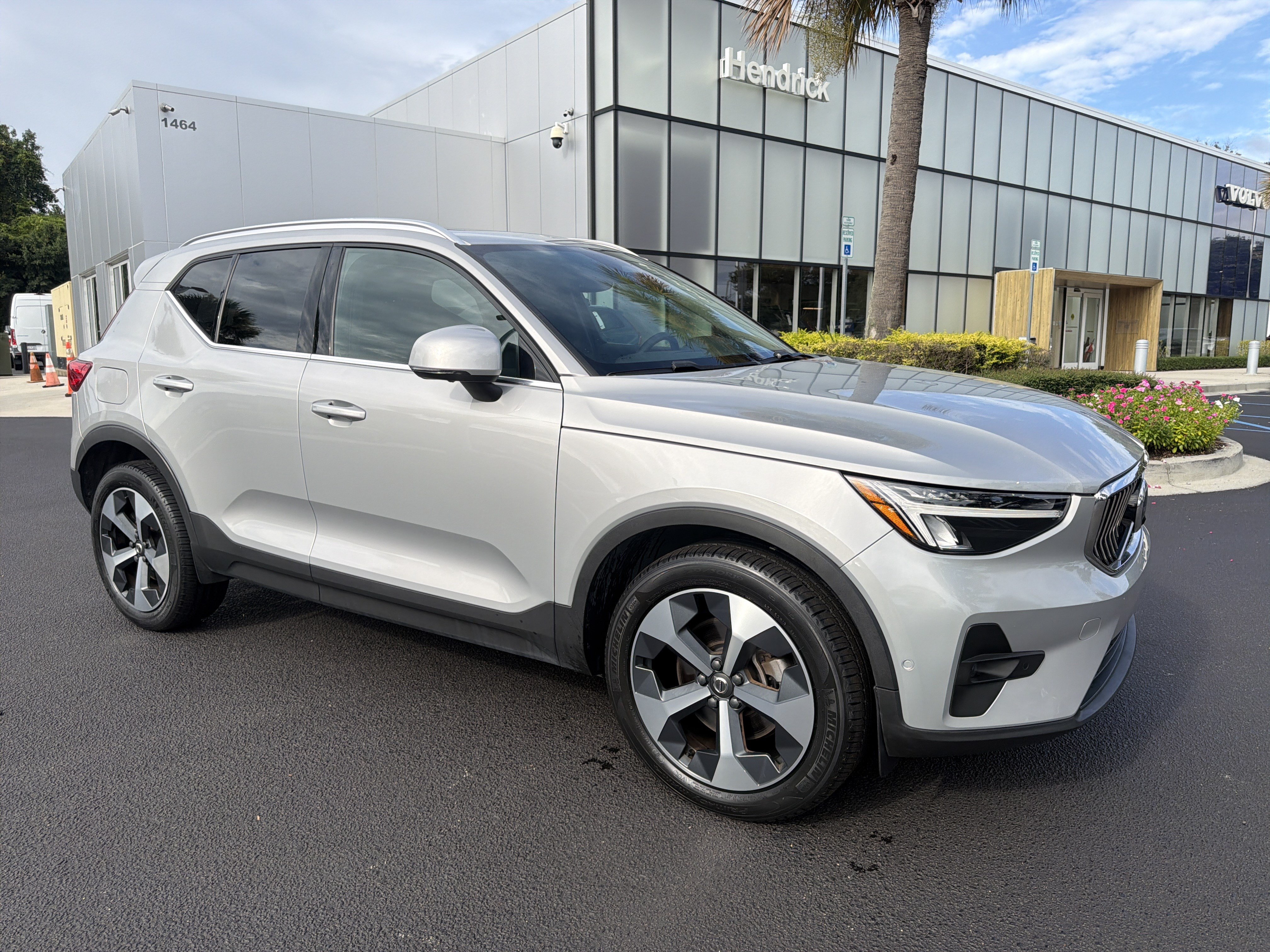 Certified 2023 Volvo XC40 B4 Plus w/ Driver Assist Package FWD image 61