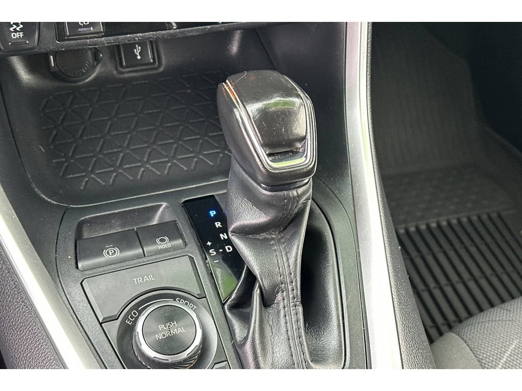 Certified 2020 Toyota RAV4 XLE w/ Convenience Package AWD/4WD image 24