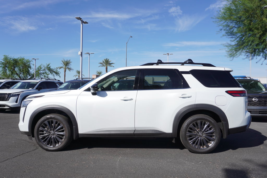 New 2026 Nissan Pathfinder SL FWD image 2