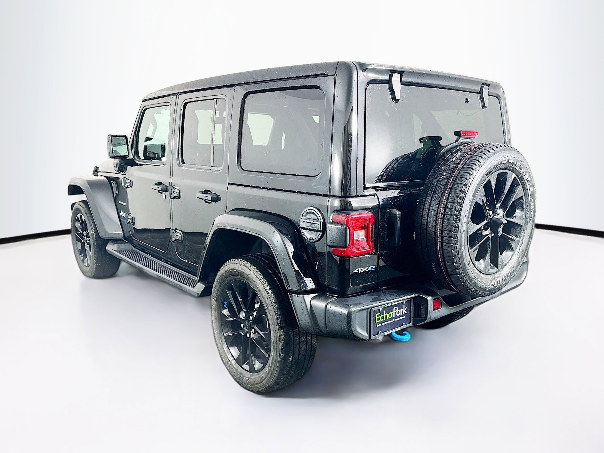 Used 2023 Jeep Wrangler Unlimited Sahara w/ Cold Weather Group AWD/4WD image 5