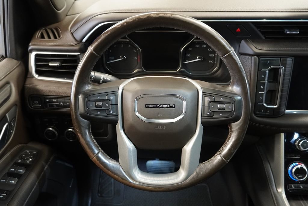 Used 2021 GMC Yukon XL Denali w/ Denali Premium Package image 11