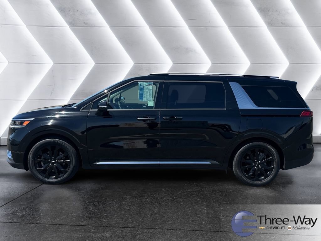 Used 2024 Kia Carnival SX Prestige FWD image 2